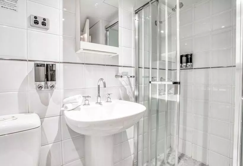 Отель Park Regis Concierge Apartments