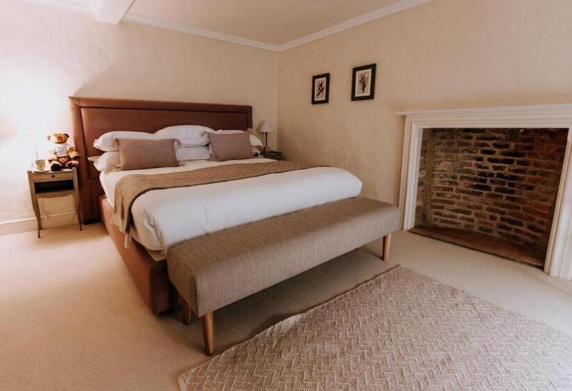 Отель Swinton Park