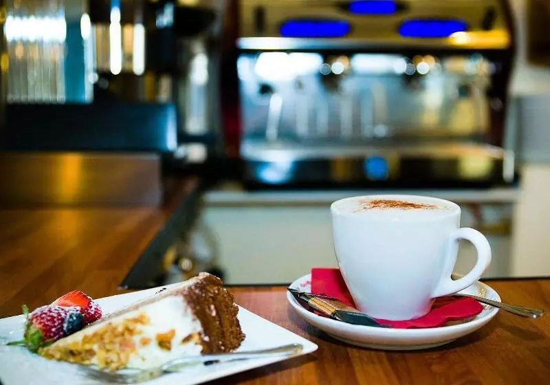 ホテル The Cumberland