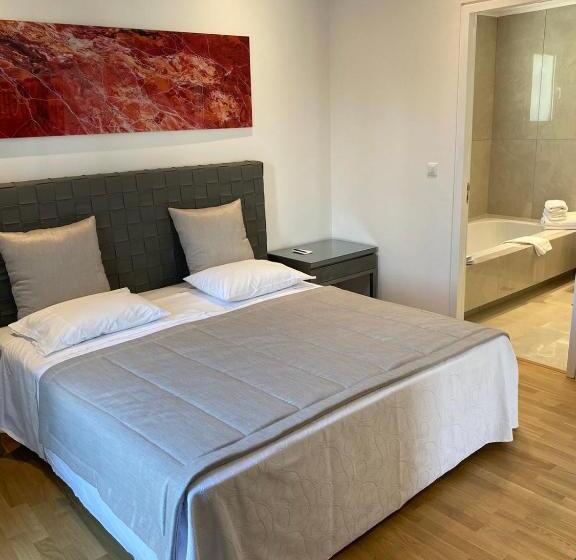 فندق Theoxenia House