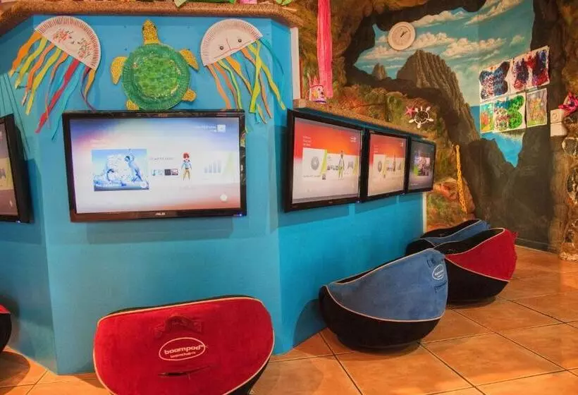 Отель Turtle Beach Resort