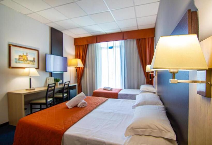 ホテル Tuscany Inn