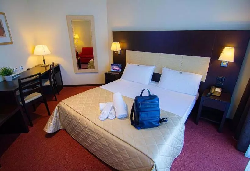 Отель Tuscany Inn