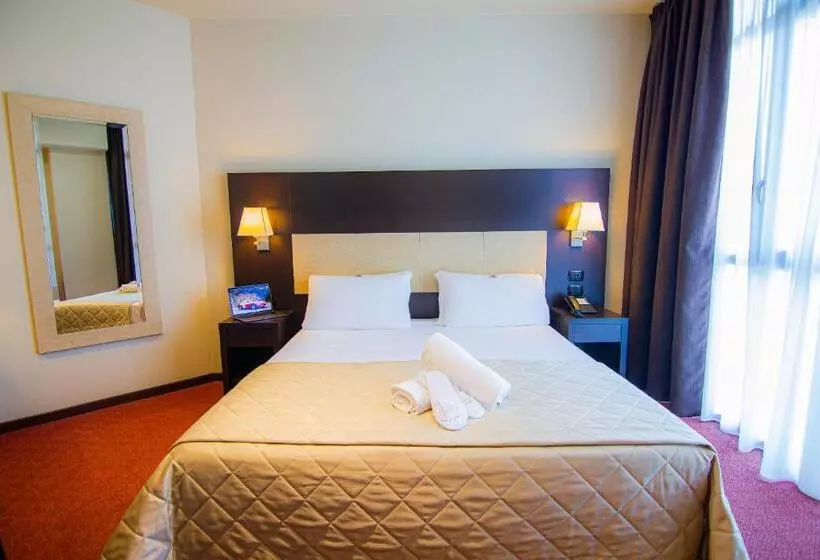 Отель Tuscany Inn