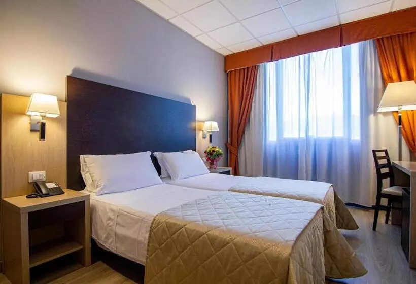 Отель Tuscany Inn