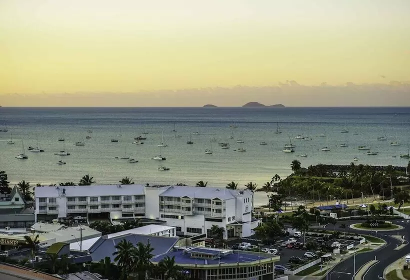 Отель Ocean Views At Whitsunday Terraces Resort