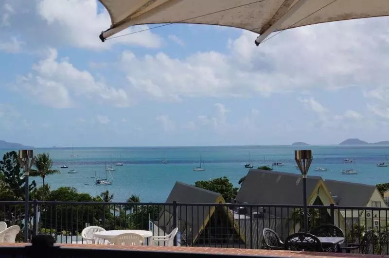 Отель Ocean Views At Whitsunday Terraces Resort