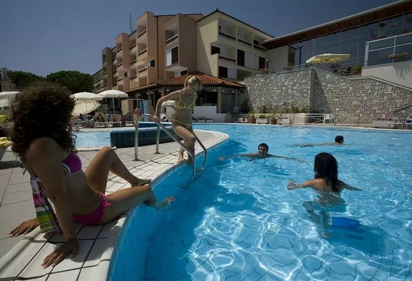 Albona Hotel & Residence