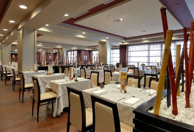 Elba Carlota Beach & Golf Resort