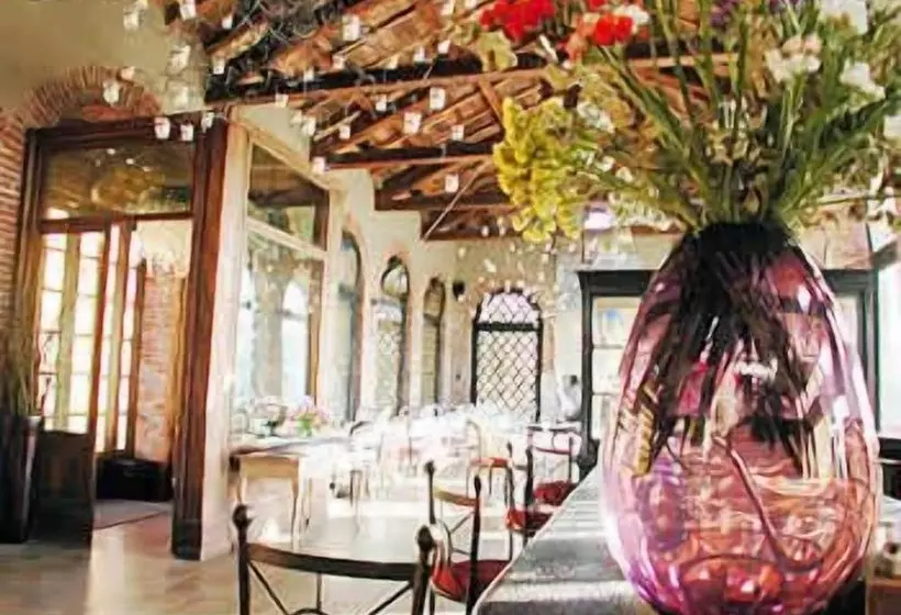 호텔 Albergo L Ostelliere   Villa Sparina Resort