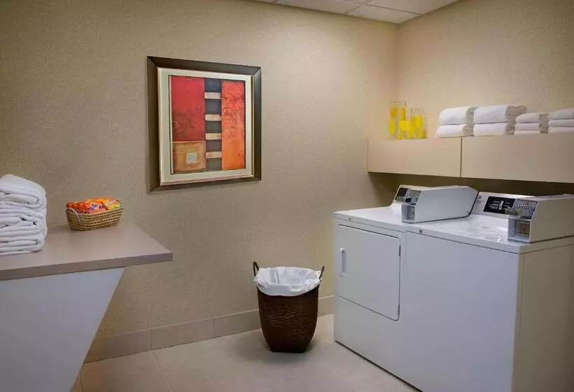 호텔 Courtyard By Marriott Toronto Brampton