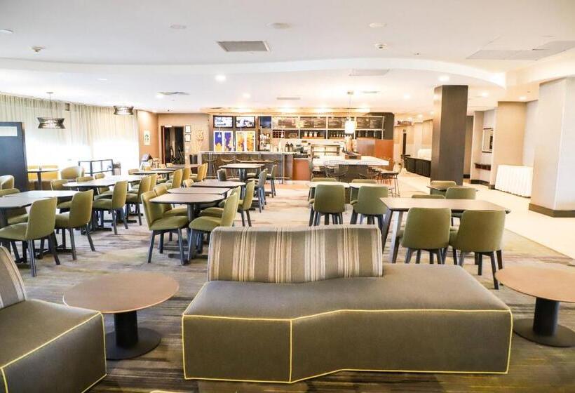 Hotel Courtyard By Marriott Toronto Brampton