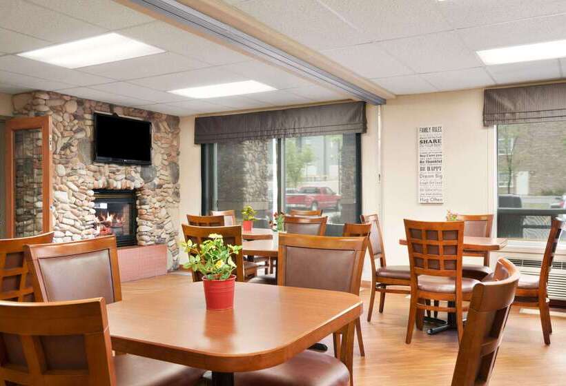 هتل Days Inn By Wyndham Calgary Airport