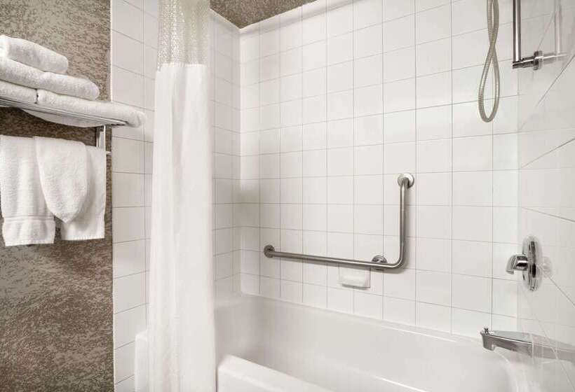 هتل Days Inn By Wyndham Calgary Airport