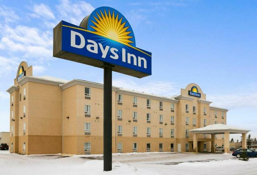 هتل Days Inn By Wyndham Prince Albert