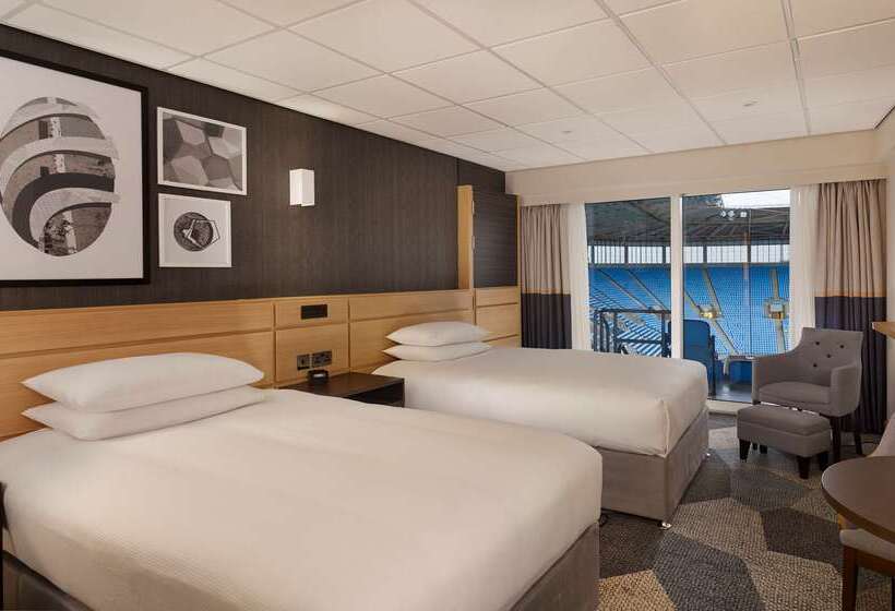בית מלון כפרי Doubletree By Hilton Coventry Building Society Arena