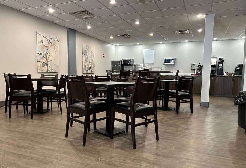 فندق Howard Johnson By Wyndham Thunder Bay