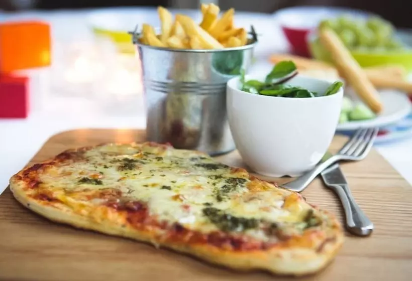 Отель Fowey Hall