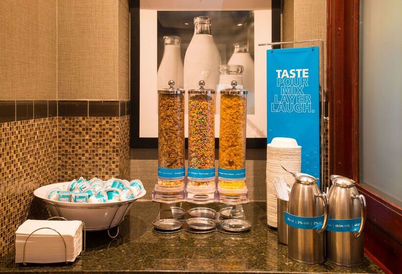 호텔 Hampton Inn By Hilton Toronto Mississauga West