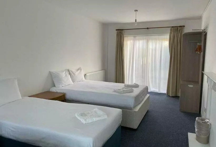Отель Heathrow Lodge