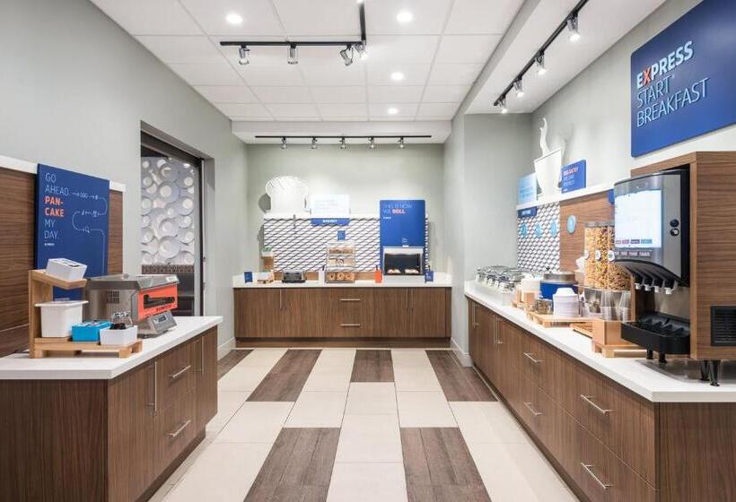 Holiday Inn Express Hotel & Suites Milton, An Ihg