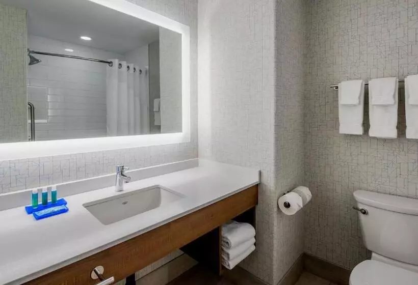 Отель Holiday Inn Express Airdrie, An Ihg