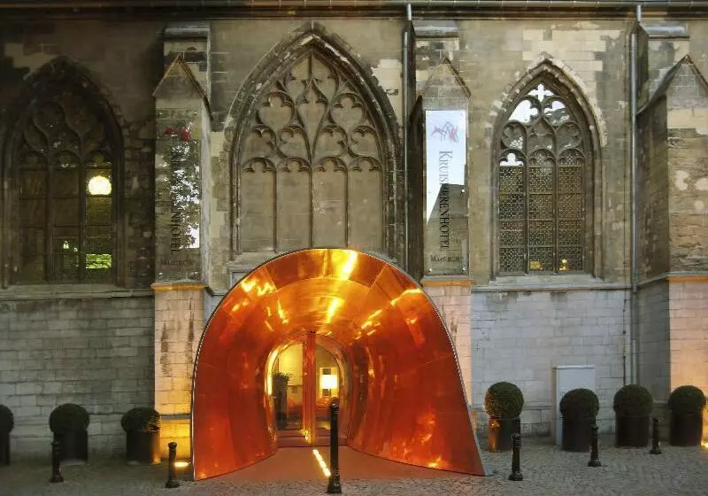 Kruisherenhotel Maastricht Oostwegel Collection, Member Of Design Hotels