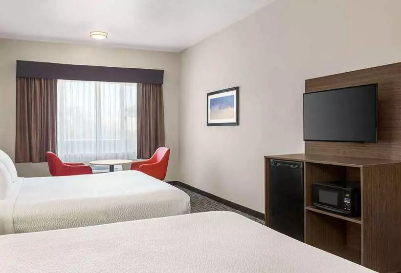 Szálloda Ramada By Wyndham Marina