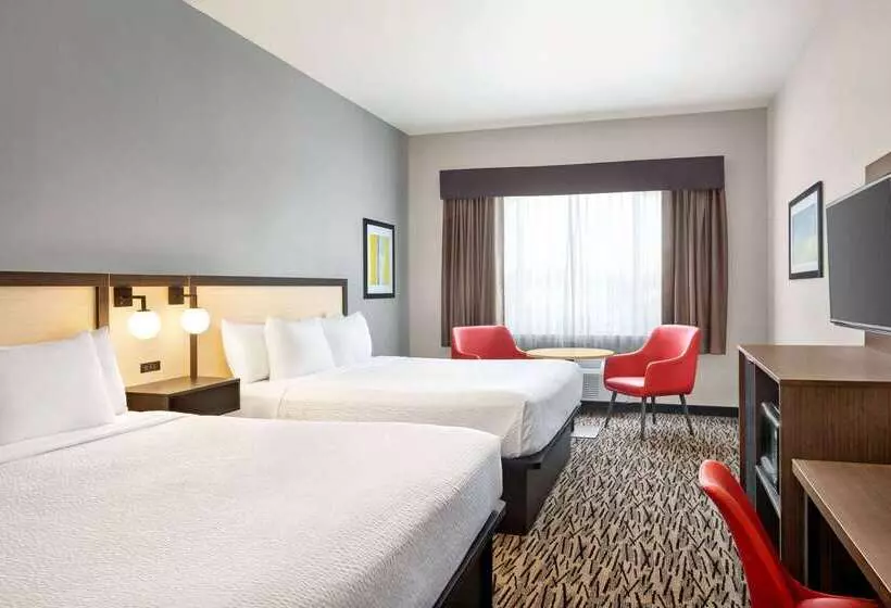 Szálloda Ramada By Wyndham Marina