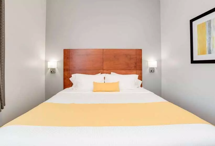 Szálloda Ramada By Wyndham Marina