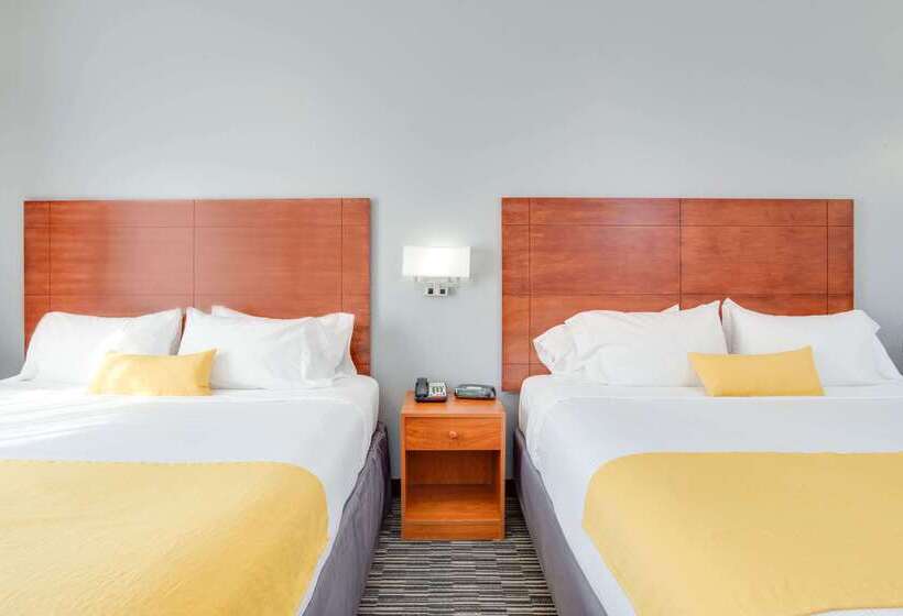 בית מלון כפרי Ramada By Wyndham Marina