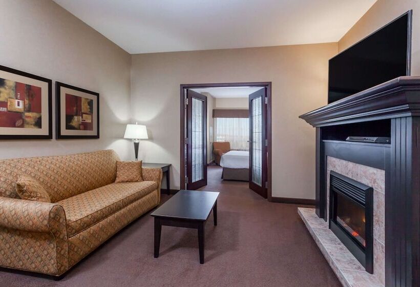 Отель Ramada By Wyndham Stettler