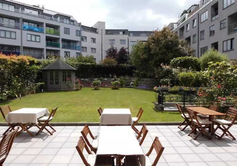 هتل Rooms & Apartments Housingbrussels