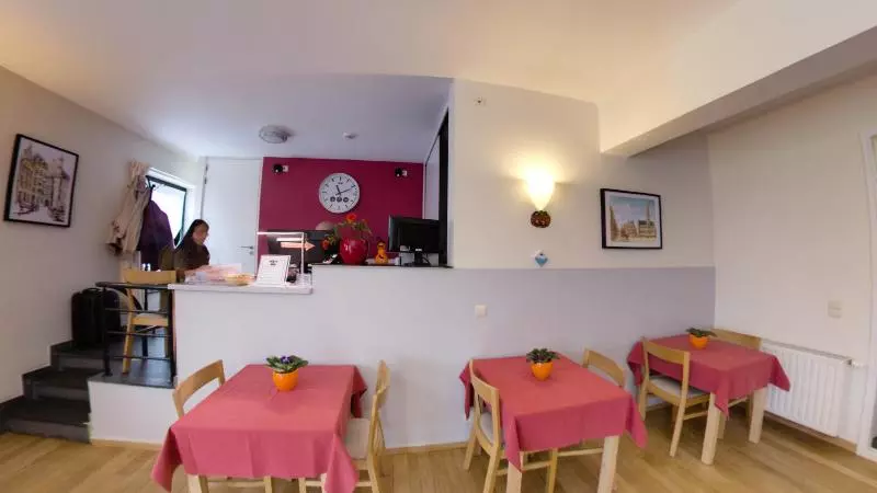 هتل Rooms & Apartments Housingbrussels