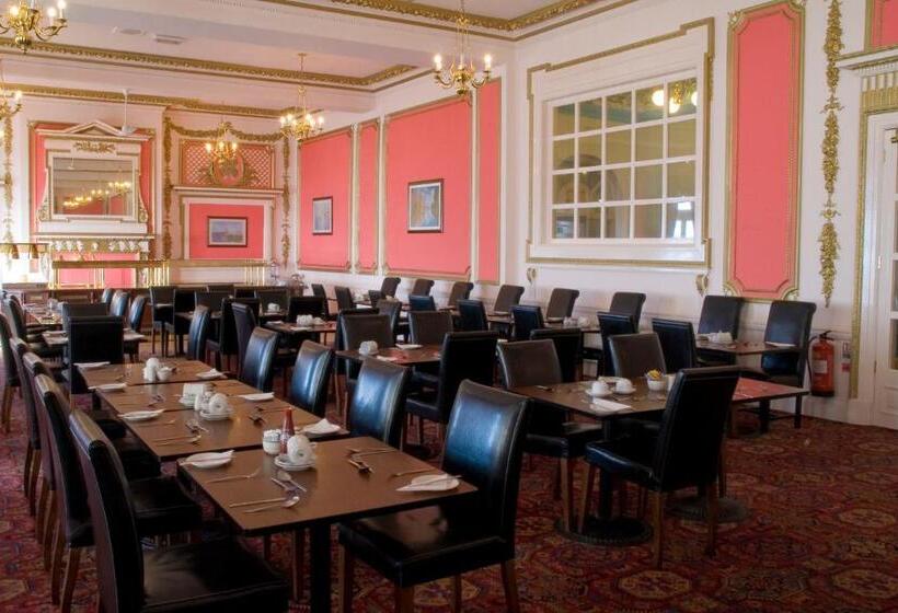 Отель The Metropole