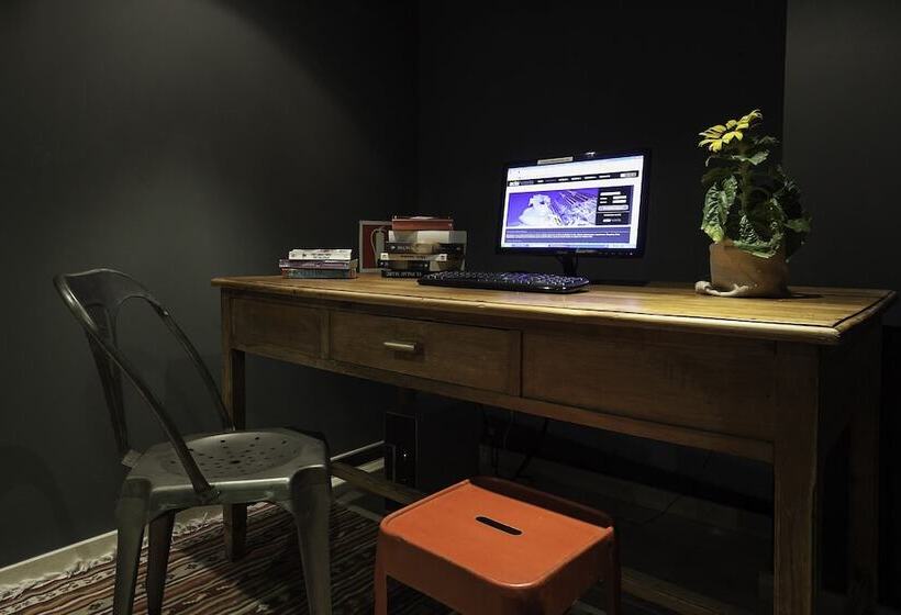 Отель Acta Bcn 40