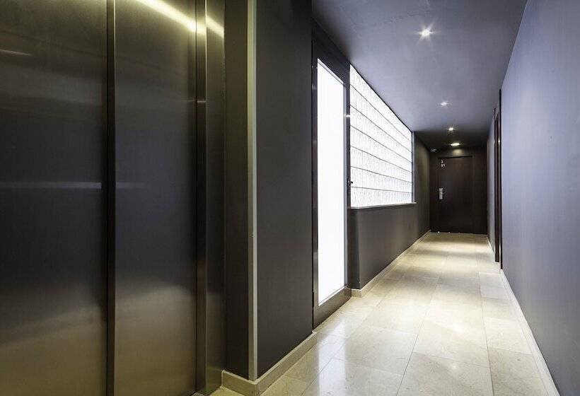 Отель Acta Bcn 40