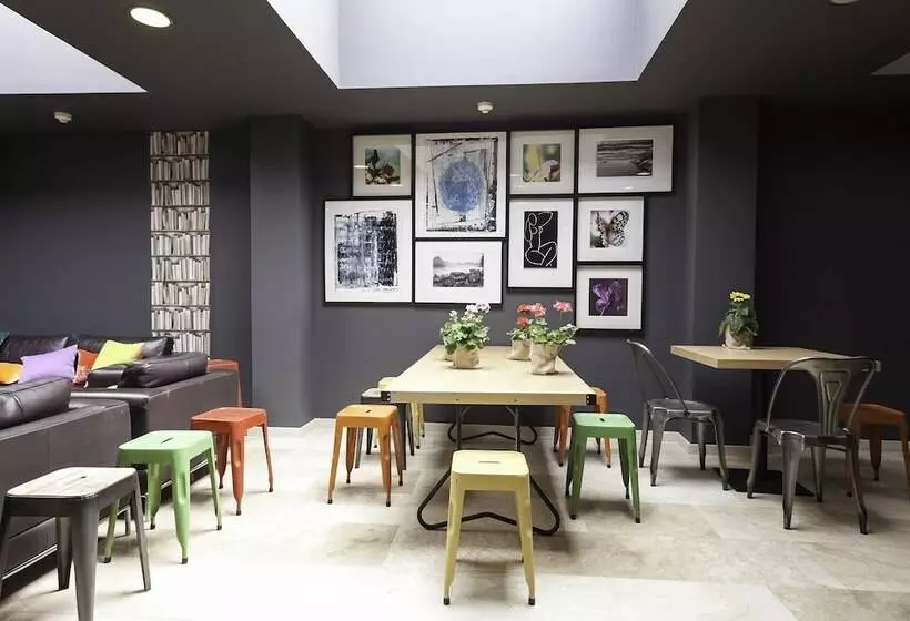 Отель Acta Bcn 40