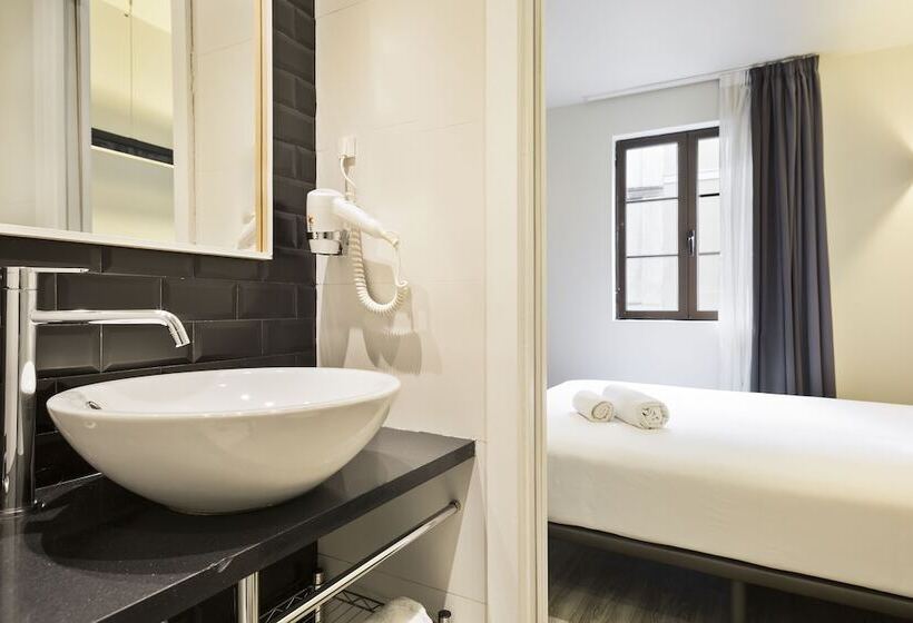 Отель Acta Bcn 40