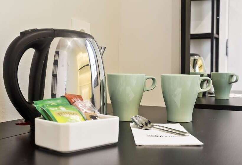 Отель Acta Bcn 40