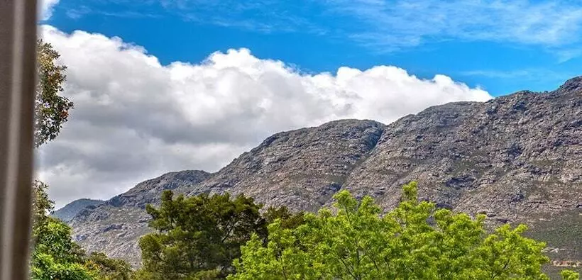 La Fontaine Boutique Hotel By The Oyster Collection