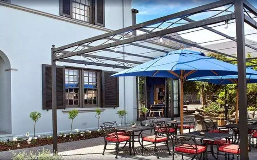 La Fontaine Boutique Hotel By The Oyster Collection