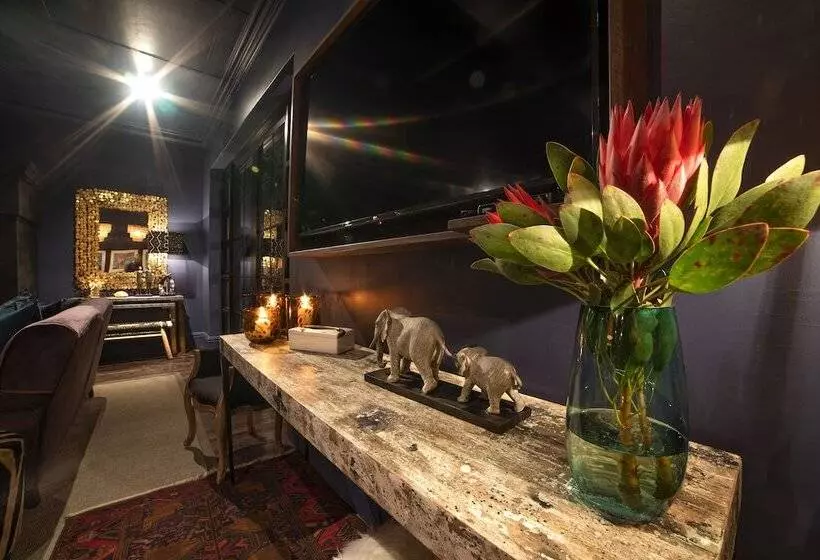 La Fontaine Boutique Hotel By The Oyster Collection