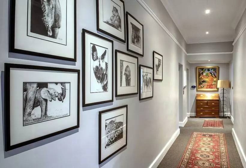 La Fontaine Boutique Hotel By The Oyster Collection