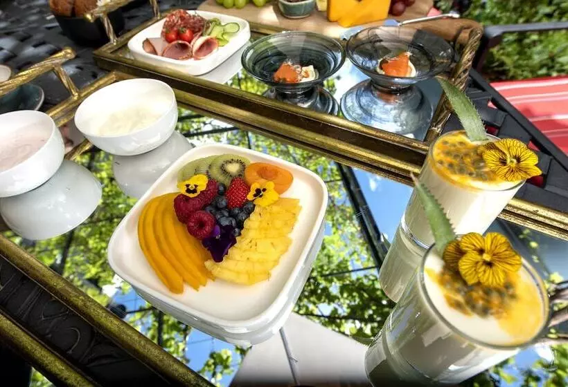 La Fontaine Boutique Hotel By The Oyster Collection