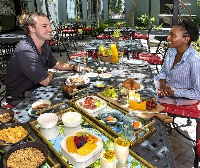 La Fontaine Boutique Hotel By The Oyster Collection