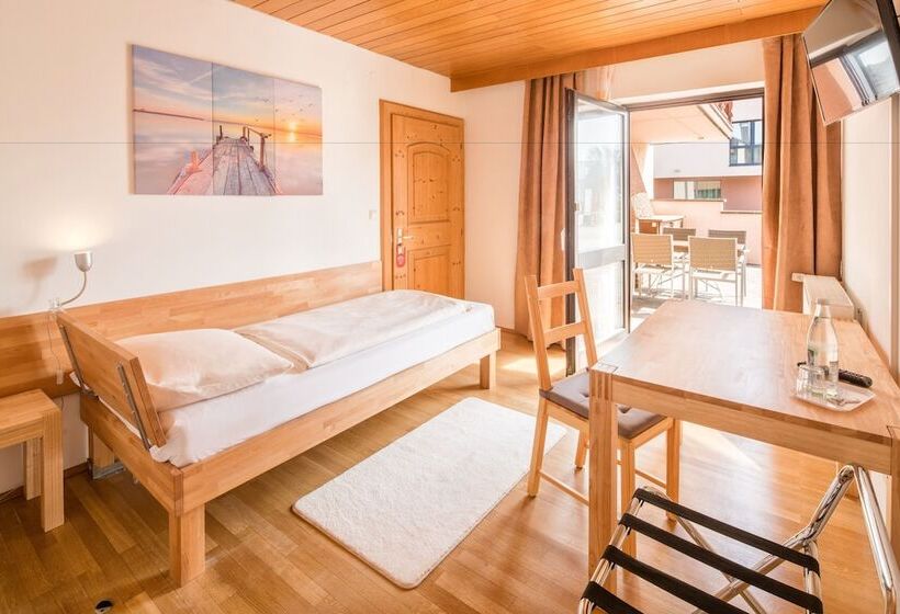 Отель Meridian Superior