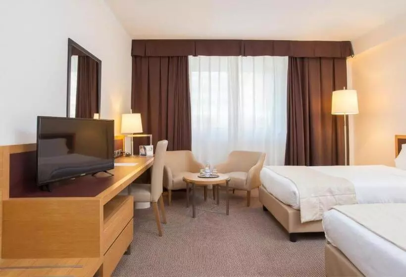 ホテル Plaza Caserta