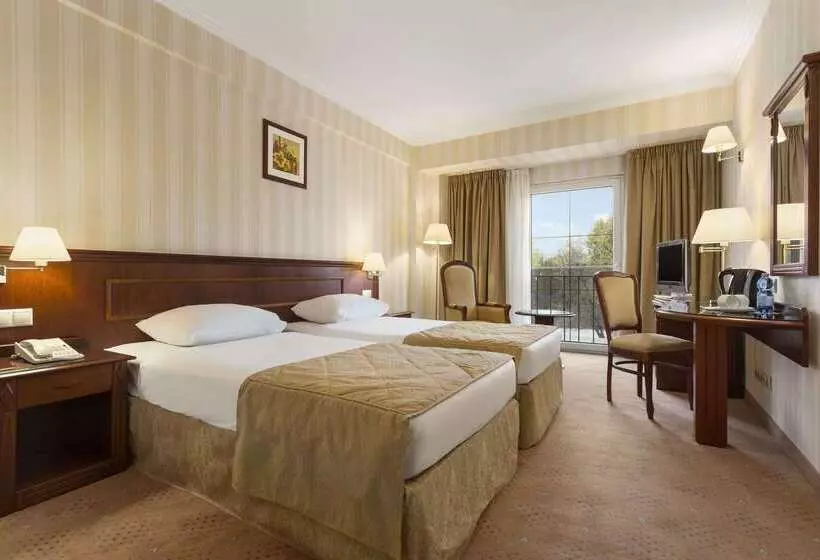 Ramada Hotel & Suites By Wyndham Bucharest North