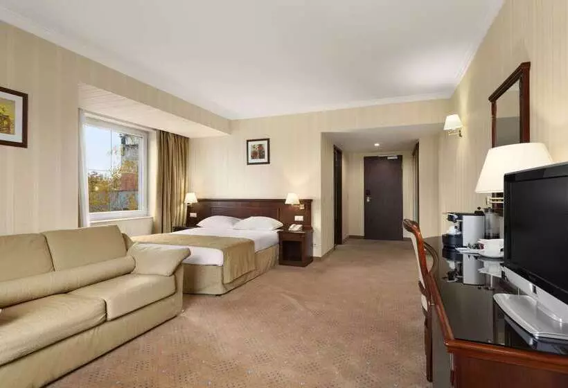 Ramada Hotel & Suites By Wyndham Bucharest North